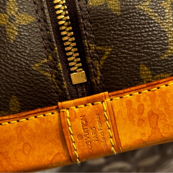 LOUIS VUITTON authentic Monogram Canvas Alma PM handbag - Picture 5 of 16